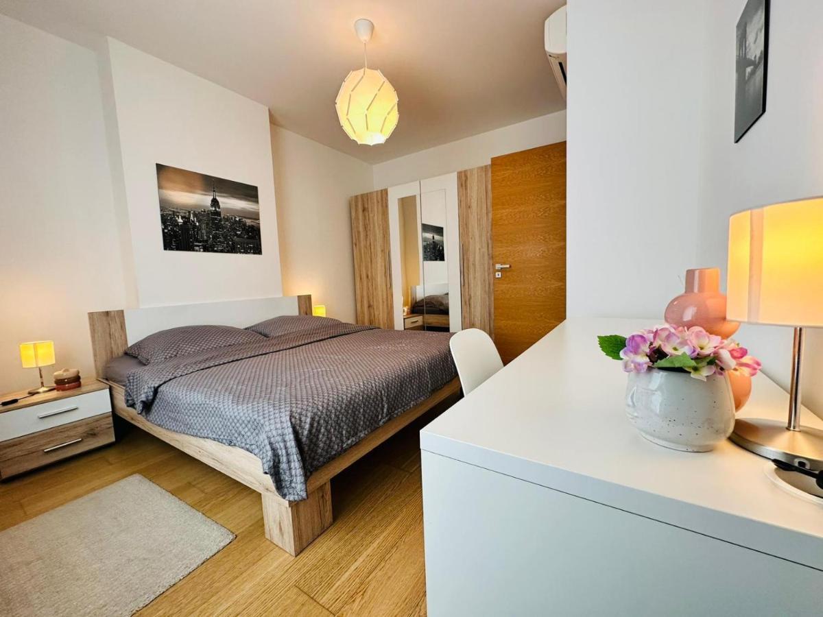 Apartments05 In New Building With Free Parking Panorama City - Amazing View Close To Old Town Bratislava Exterior photo