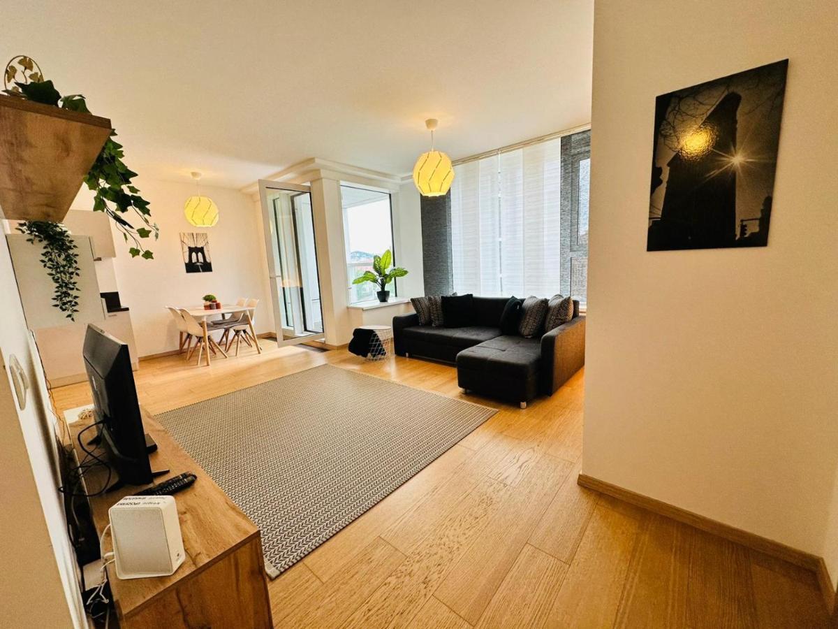 Apartments05 In New Building With Free Parking Panorama City - Amazing View Close To Old Town Bratislava Exterior photo