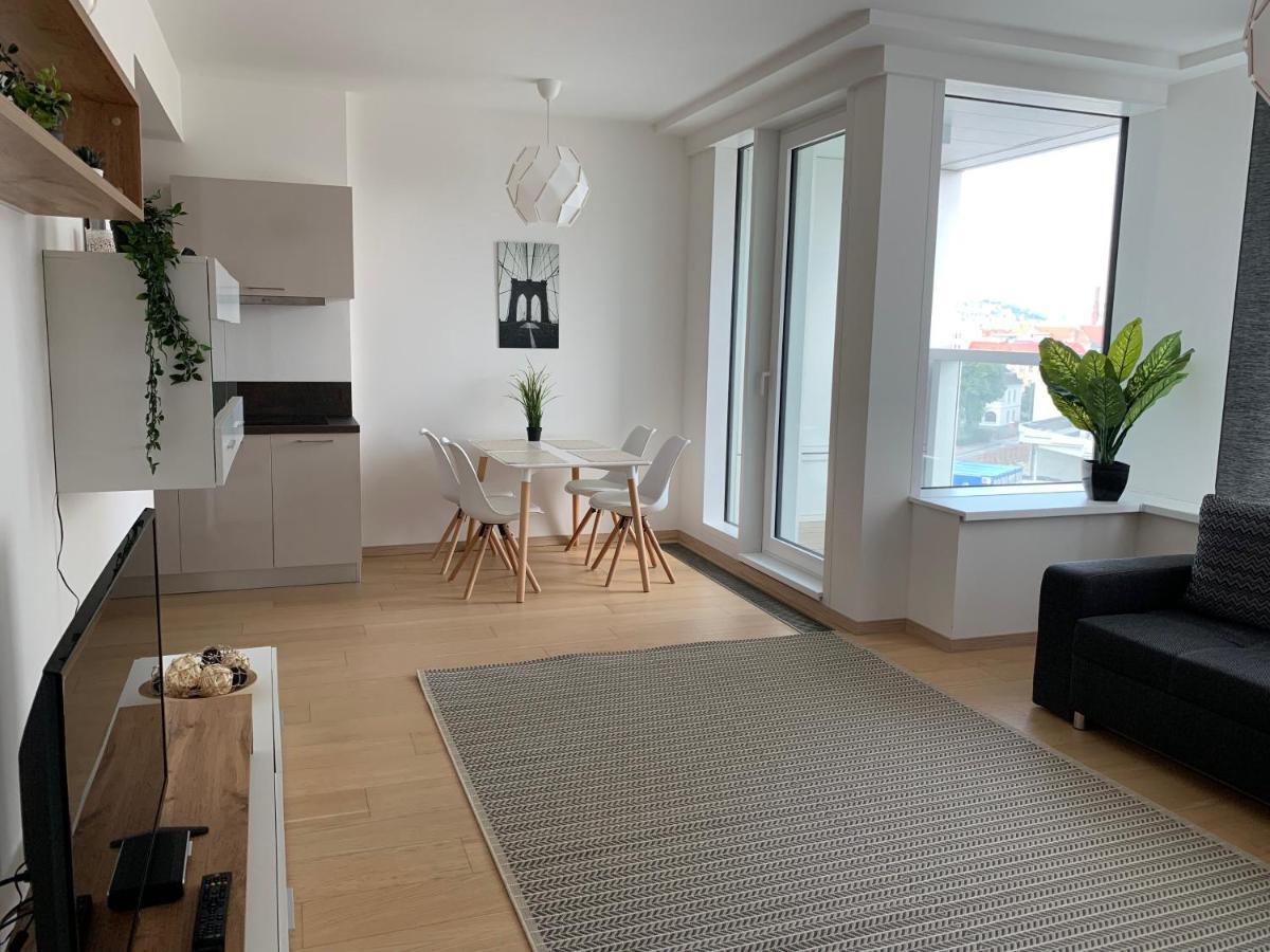 Apartments05 In New Building With Free Parking Panorama City - Amazing View Close To Old Town Bratislava Exterior photo