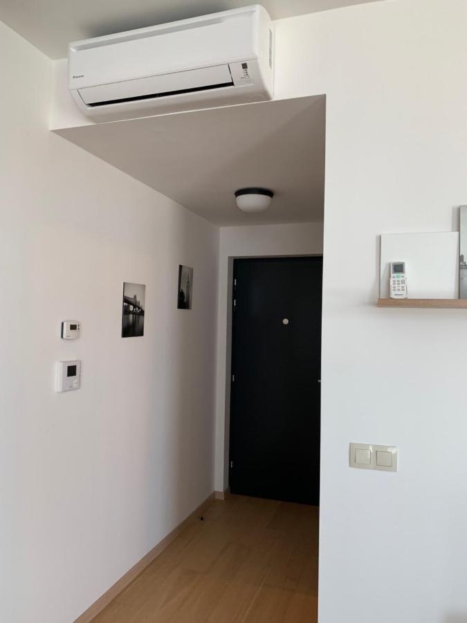Apartments05 In New Building With Free Parking Panorama City - Amazing View Close To Old Town Bratislava Exterior photo